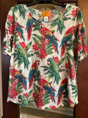 Ruby Rd. Red, Green & Blue Parrot Print Tee with Rhinestones Size Medium #185